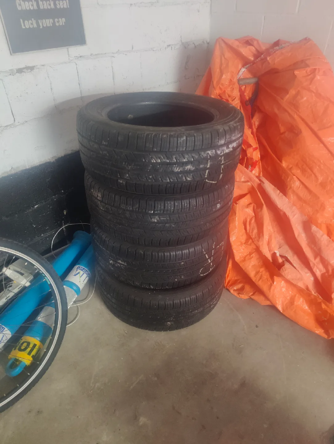 Goodyear Assurance Tires 235/55R17 99H All seasons image indicator(2)