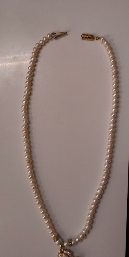 Pearl Necklace with Pendant! - photo 2