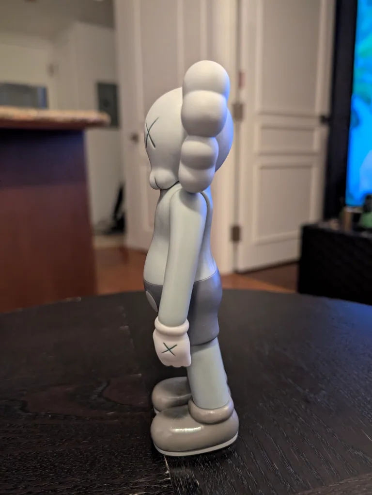 KAWS Medicom Toy 2004 image indicator(3)