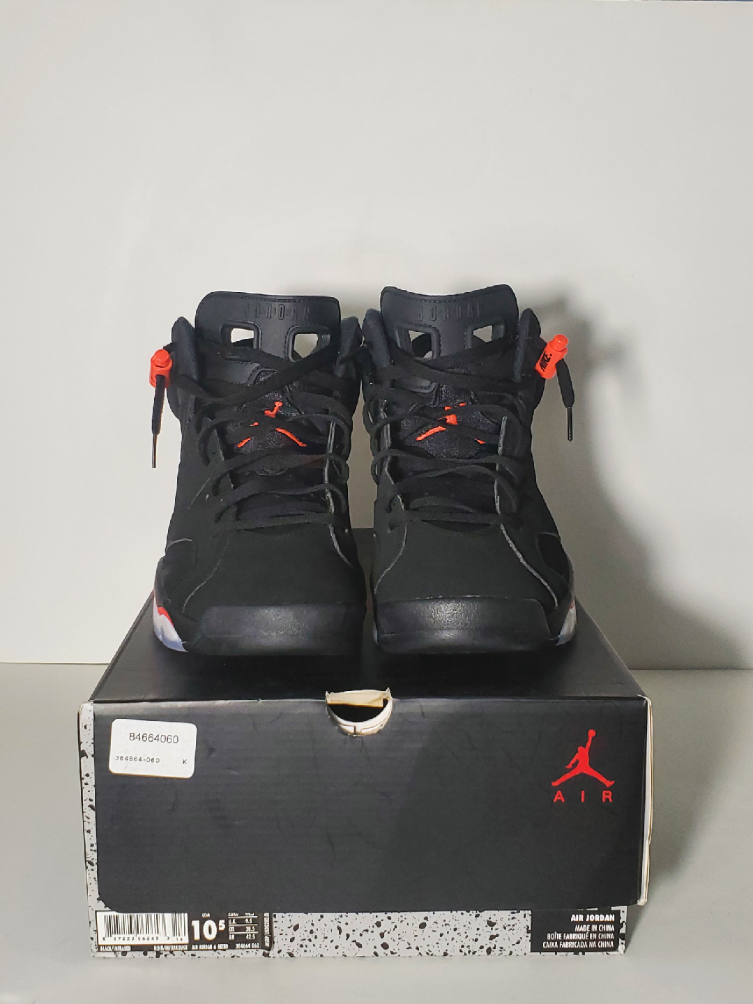 Men’s Jordan 6 Retro Black Infrared With Box 384664-060 S 10.5 - photo 2
