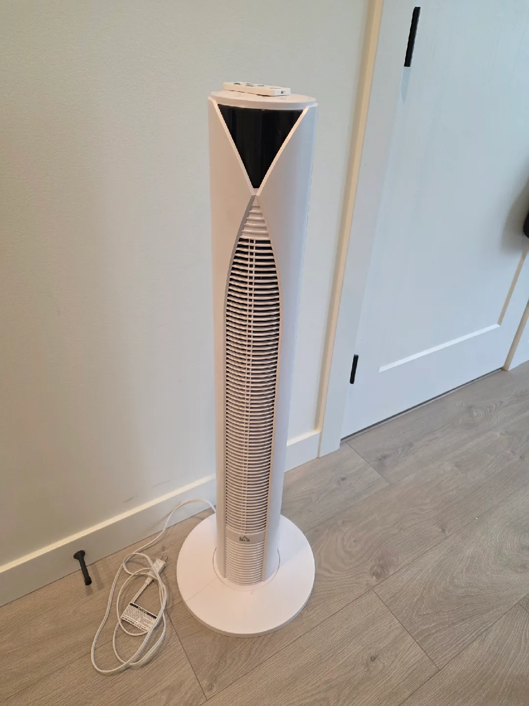 HOMCOM Freestanding Tower Fan - White image indicator(5)