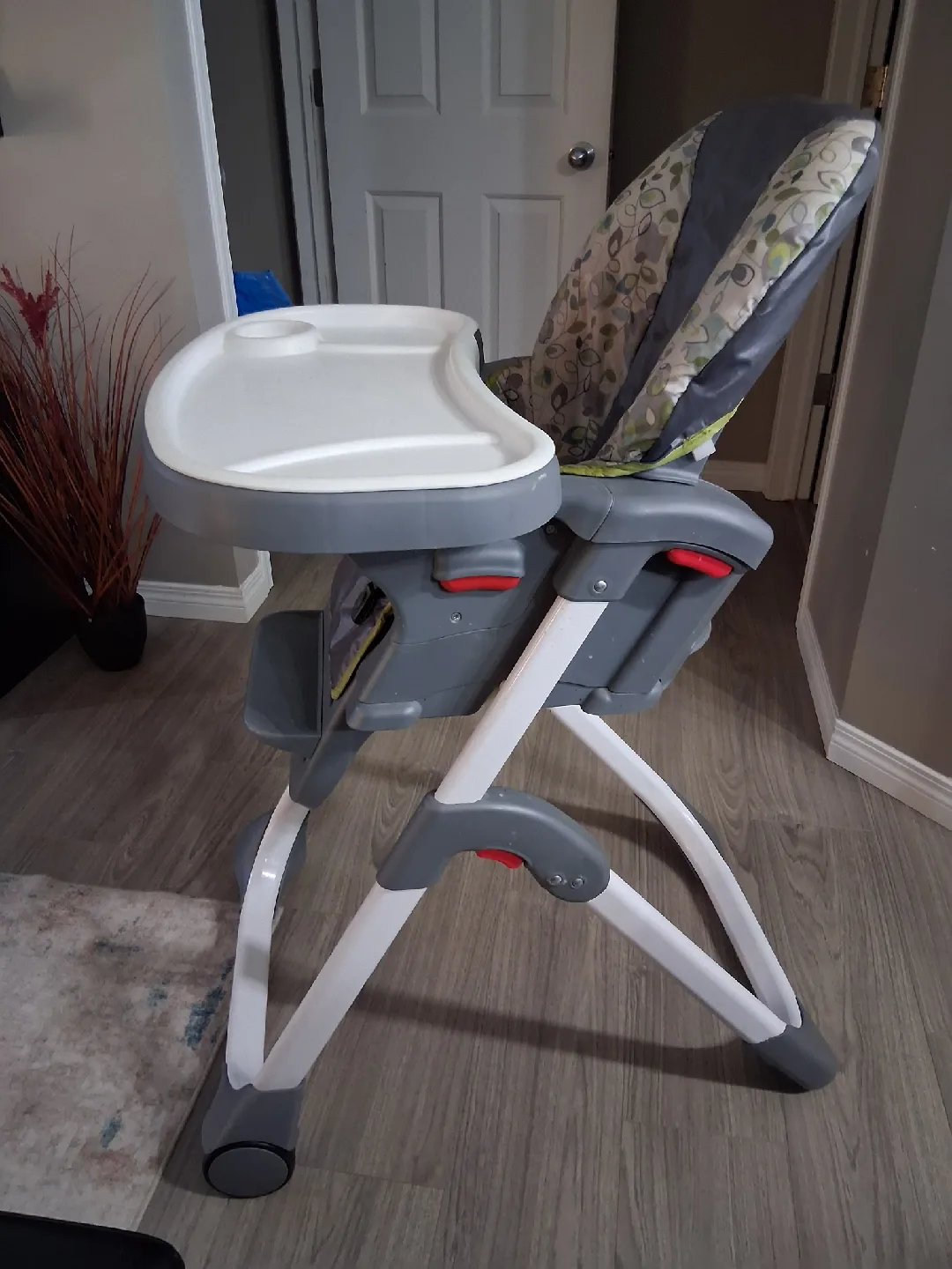 Graco High Chair - Great Condition 🥕 thumbnail
