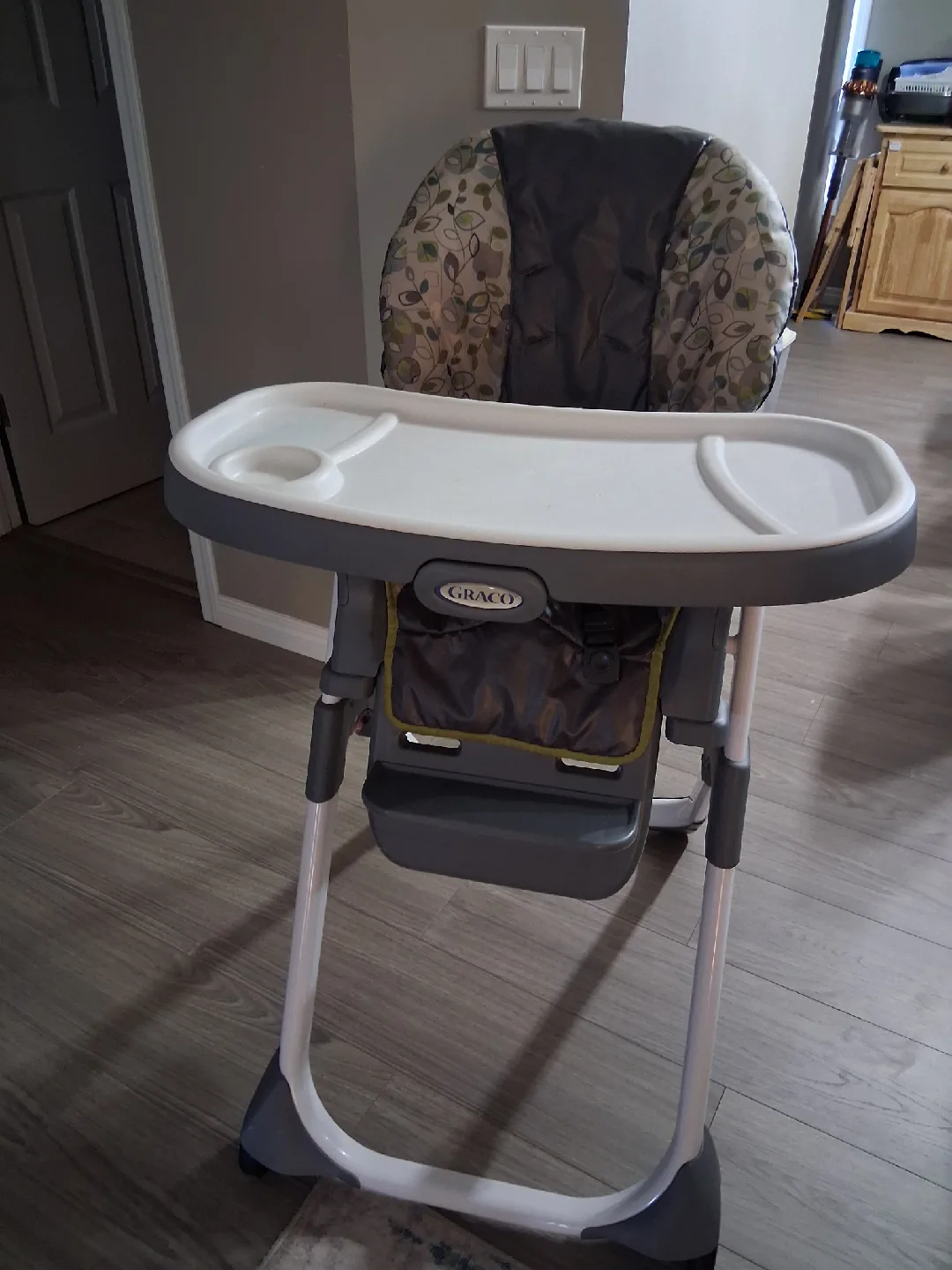 Graco High Chair - Great Condition 🥕 image indicator(2)
