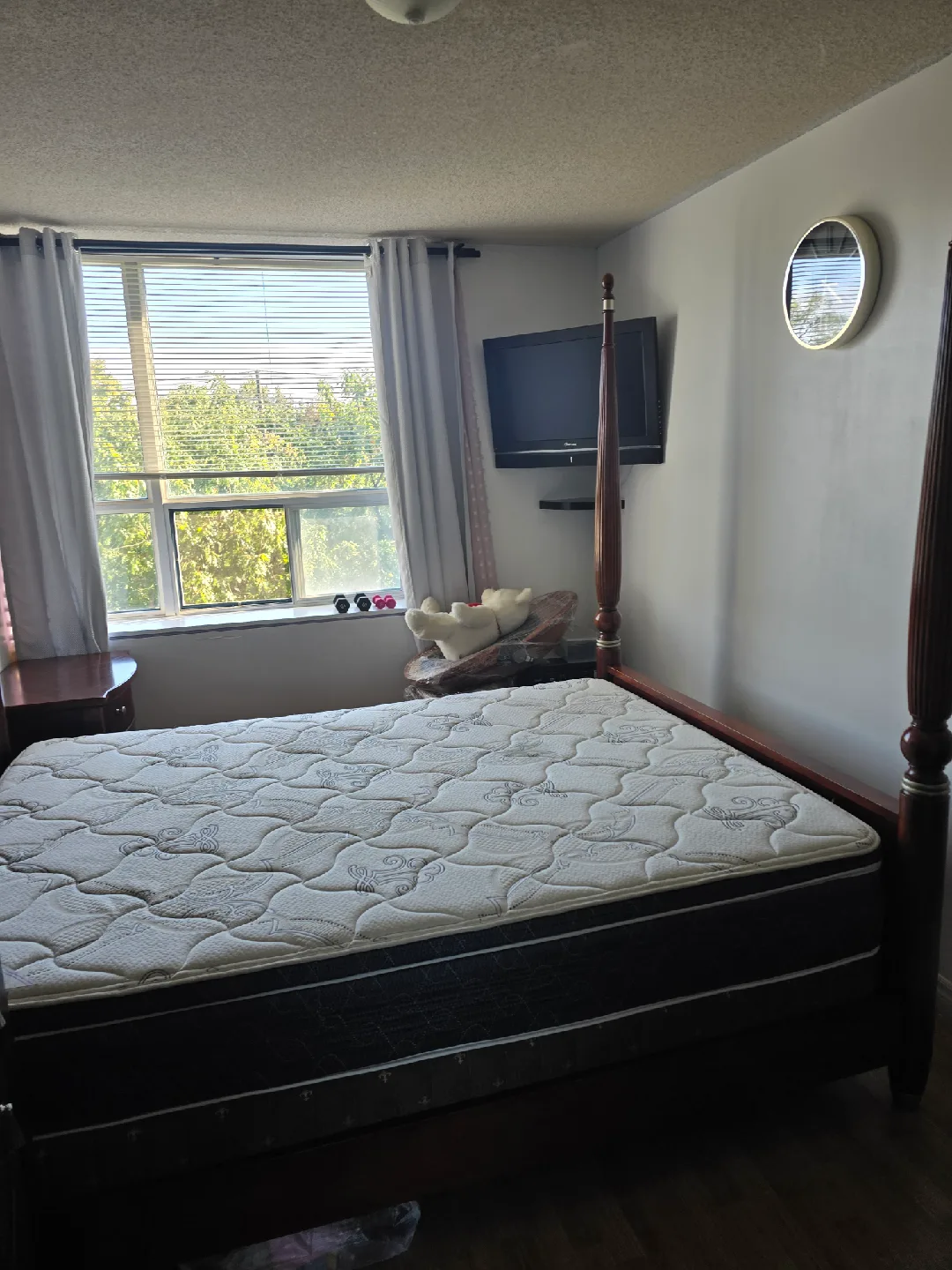 Bedroom Set - Bed, Dresser, Nightstand image indicator(6)