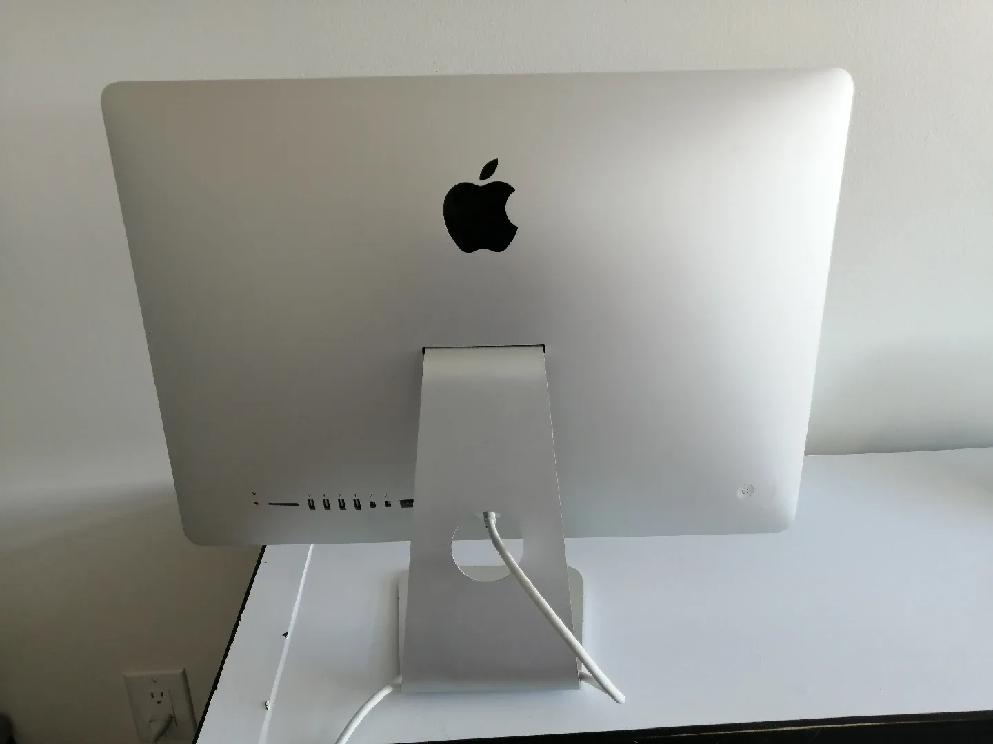 Apple iMac 21.5-inch image indicator(2)