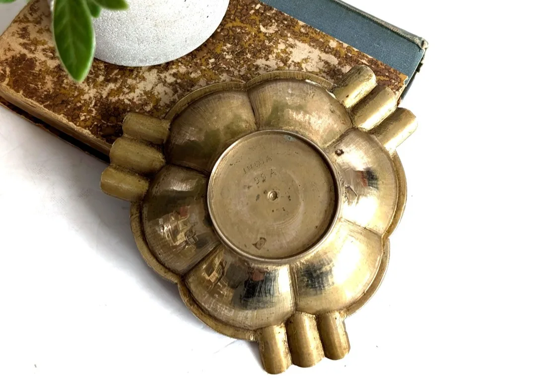 Retro Etched Brass Ashtray image indicator(8)