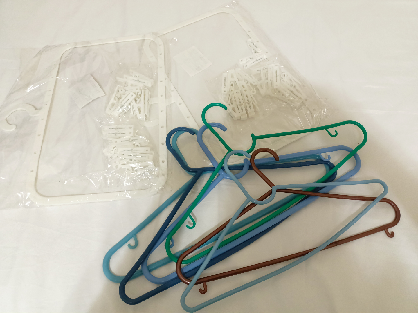 Clothes Hangers and Pegs 🥕