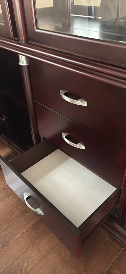 Dining Room Set - Hutch, Table, and 8 Chairs image indicator(4)