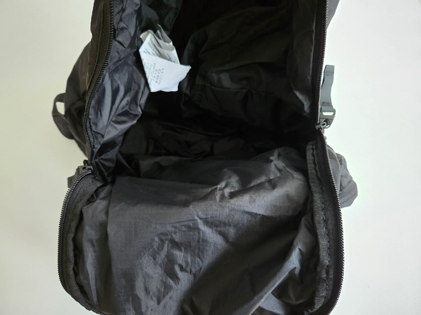 Oakley Packable Black Backpack image indicator(5)