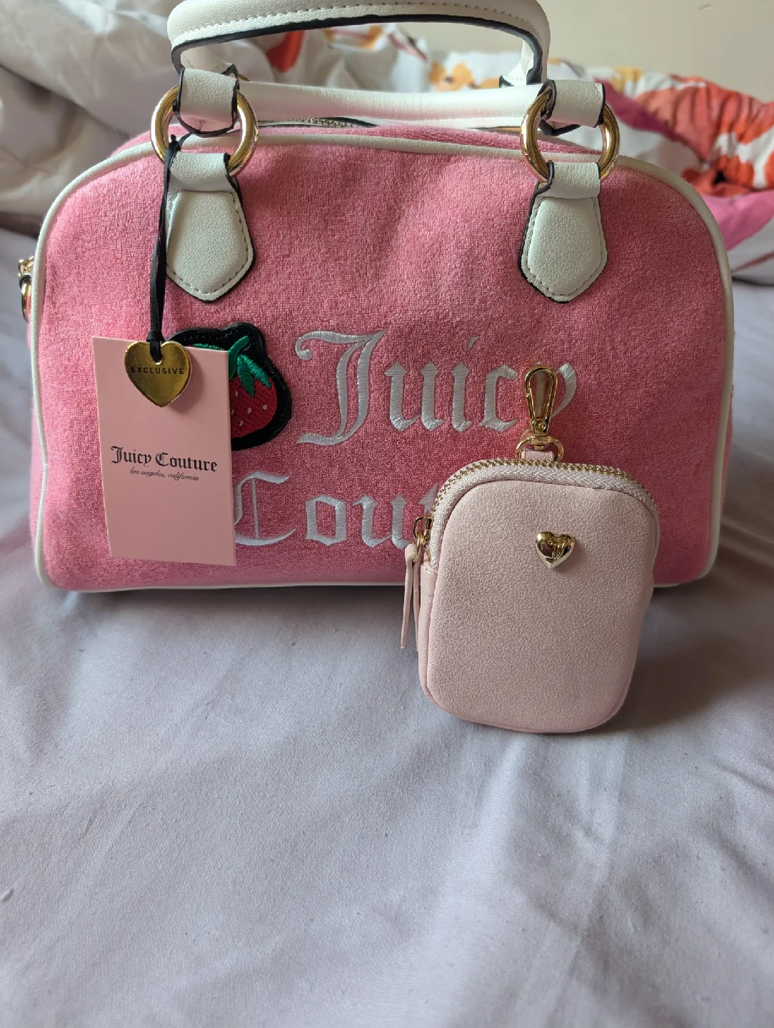 juicy couture strawberry bag image indicator(2)