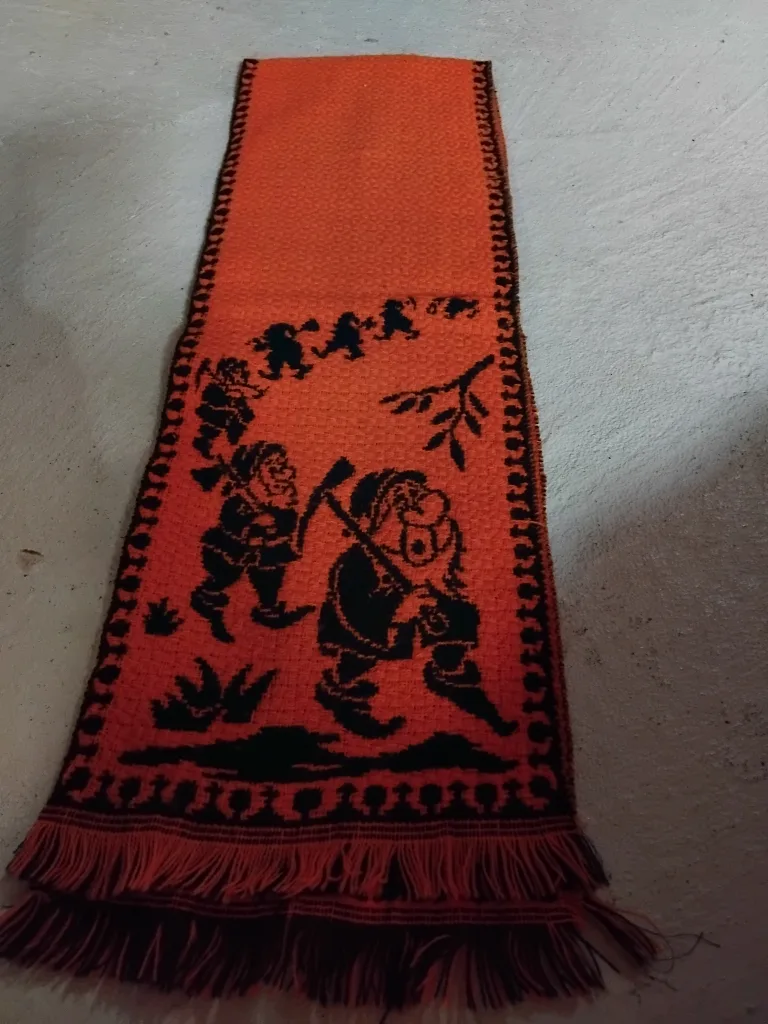 Vintage Disney Snow White & Seven Dwarfs Table Runner image indicator(2)