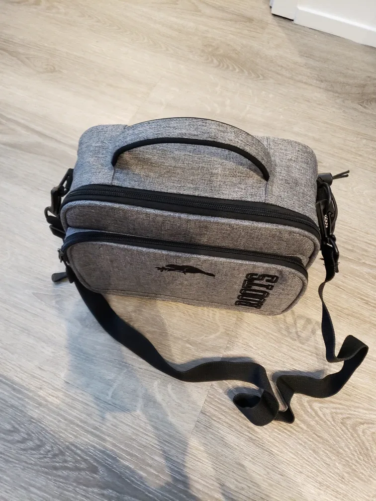 Oster Blender, Brita Water Filter, Roots Lunch Bag image indicator(3)