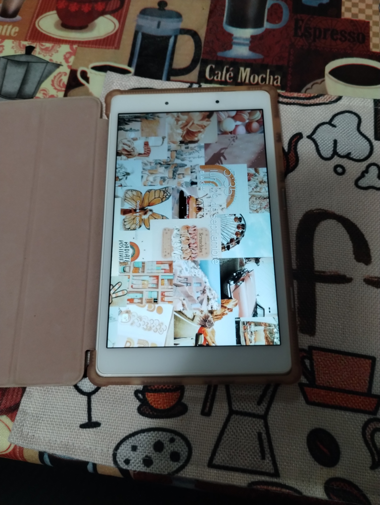 Samsung Tablet Silver with Case - photo 3