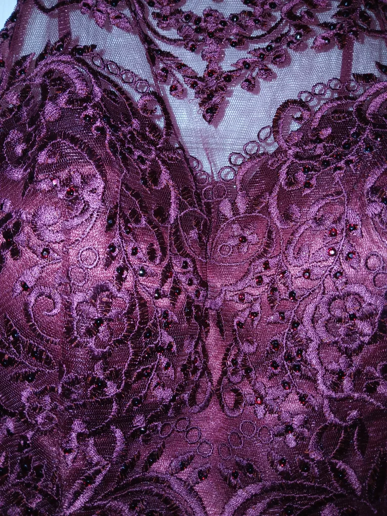 Burgundy Midlength Formal Dress - Size XS image indicator(2)