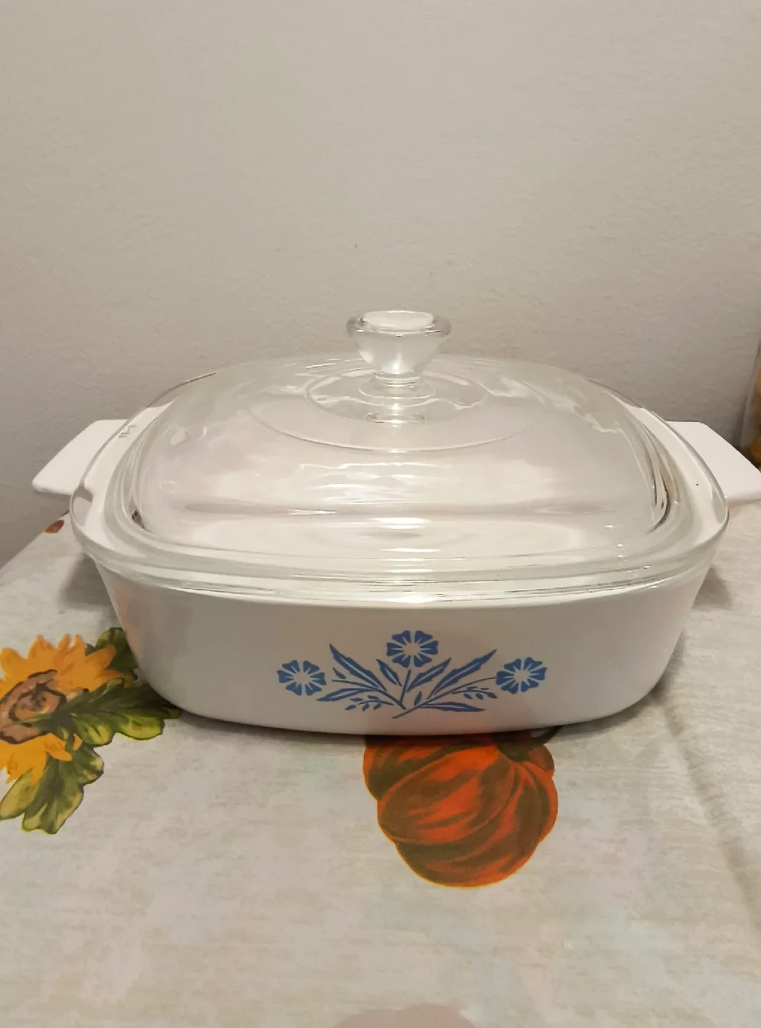 Vintage Pyrex Blue Cornflower Casserole Dish with Lid image indicator(6)