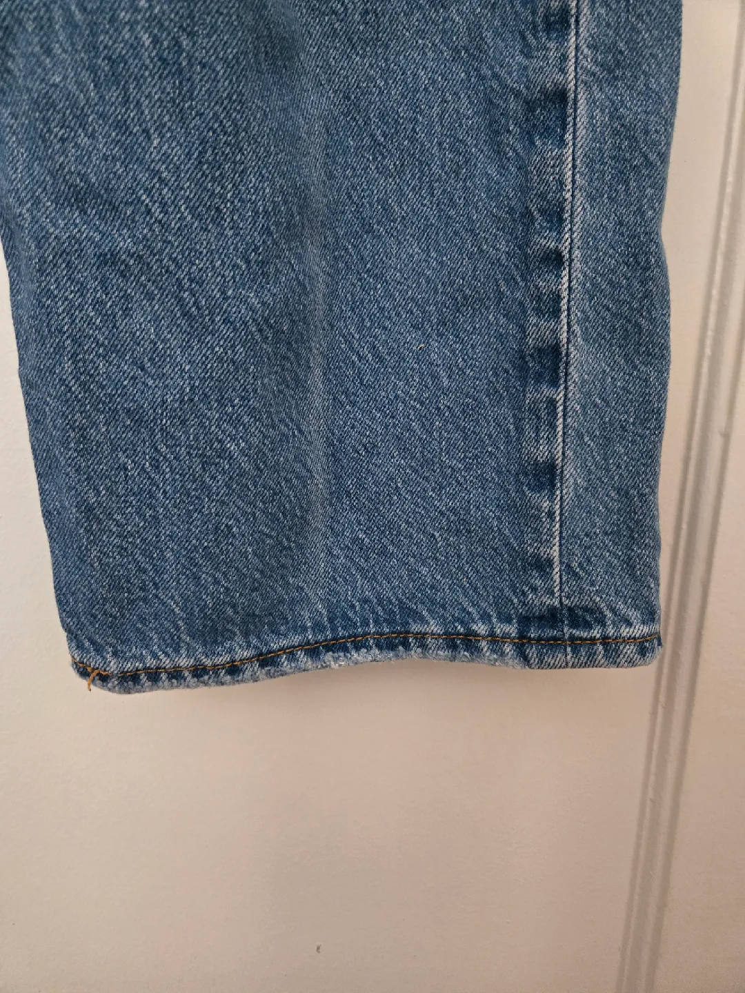 Levi's Ribcage Straight Jeans - Size 27 image indicator(9)