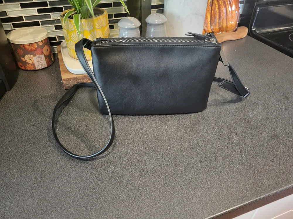 Nine West Black Quilted Crossbody Bag image indicator(2)