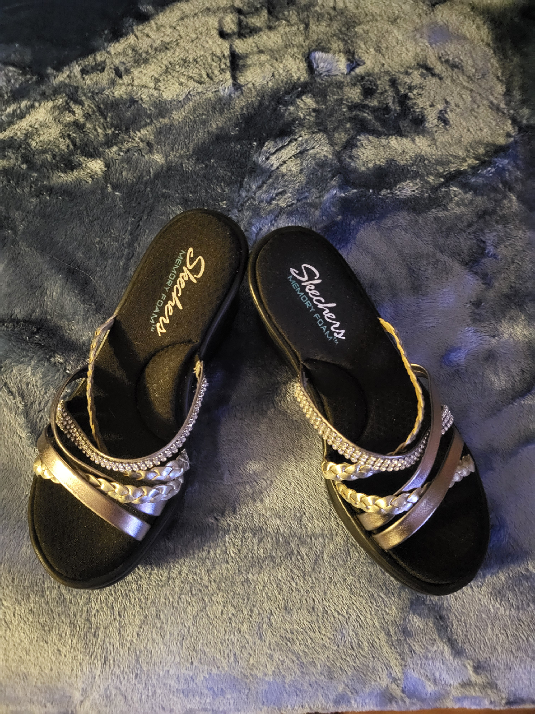 New Skechers Memory Foam Sandals Size 6