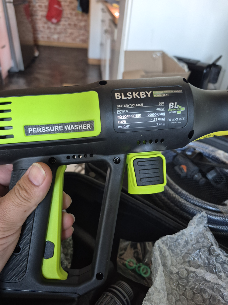 BLSKBY Cordless 20VMax Pressure Washer - photo 5