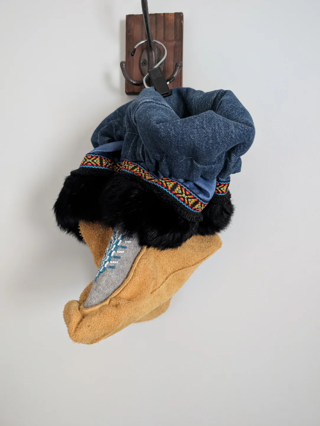 Handmade Moccasins image indicator(6)