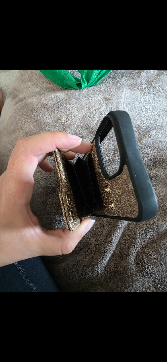 coach iphone 15 pro max - phone case image indicator(2)