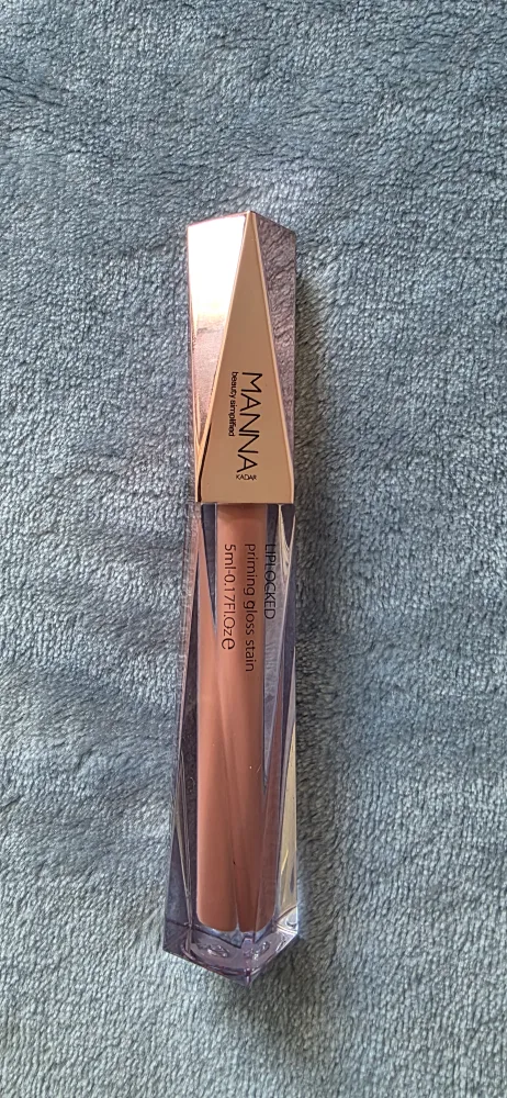 Manna Kadar lip gloss. thumbnail