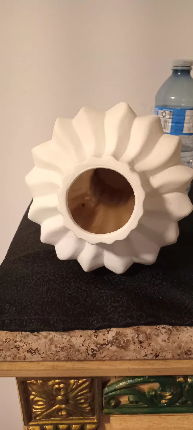 White Decorative Vase image indicator(2)