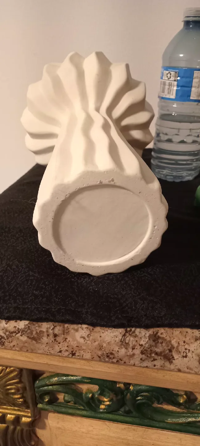 White Decorative Vase image indicator(3)