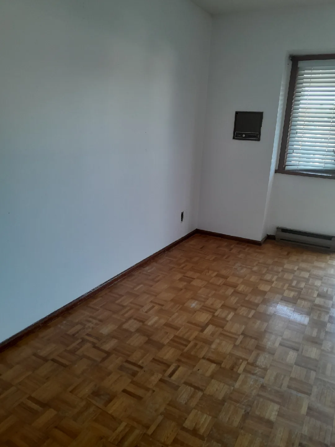 Rent private rooms, girls only image indicator(9)