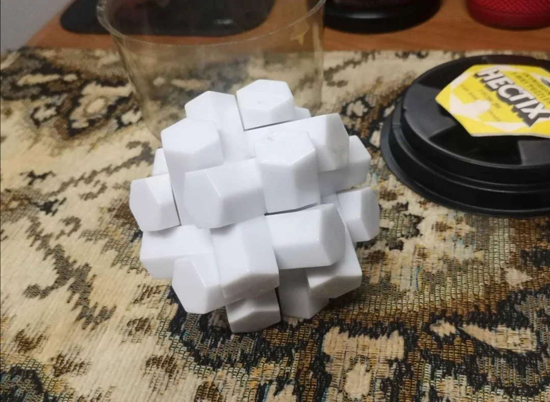 💎 Hectix Crystal Puzzle Display Ornament ~ White image indicator(4)