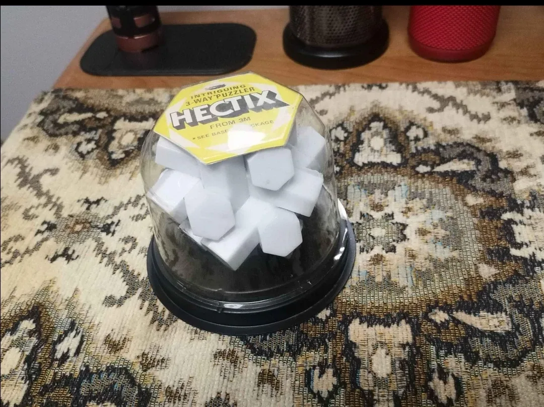 💎 Hectix Crystal Puzzle Display Ornament ~ White image indicator(8)