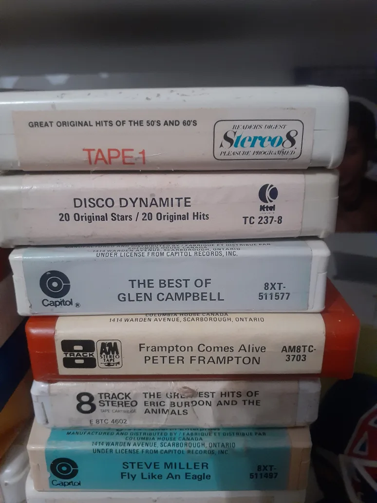 8track cassettes and player image indicator(2)