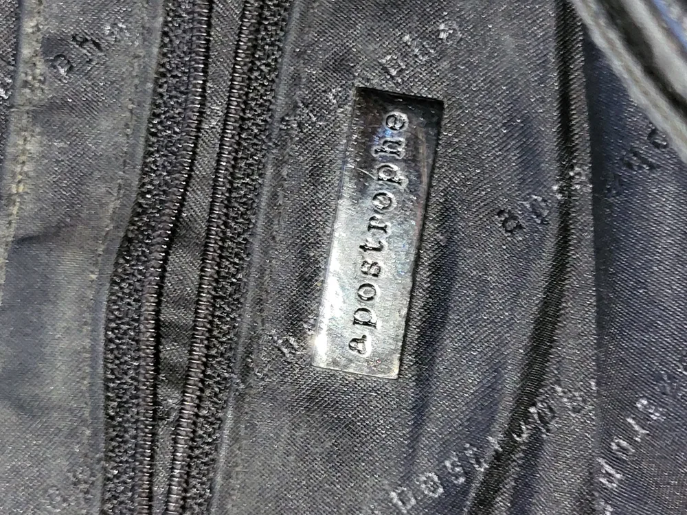 Apostrophe Black Leather Shoulder Bag image indicator(3)