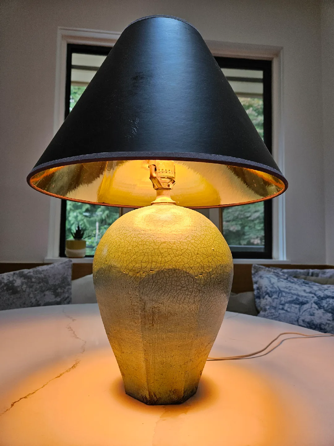 Vintage Ceramic Table Lamp with Shade Signed image indicator(3)