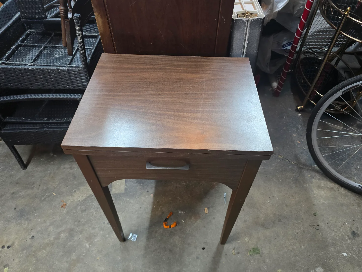 Vintage Singer Stylist Sewing Machine with Table image indicator(8)