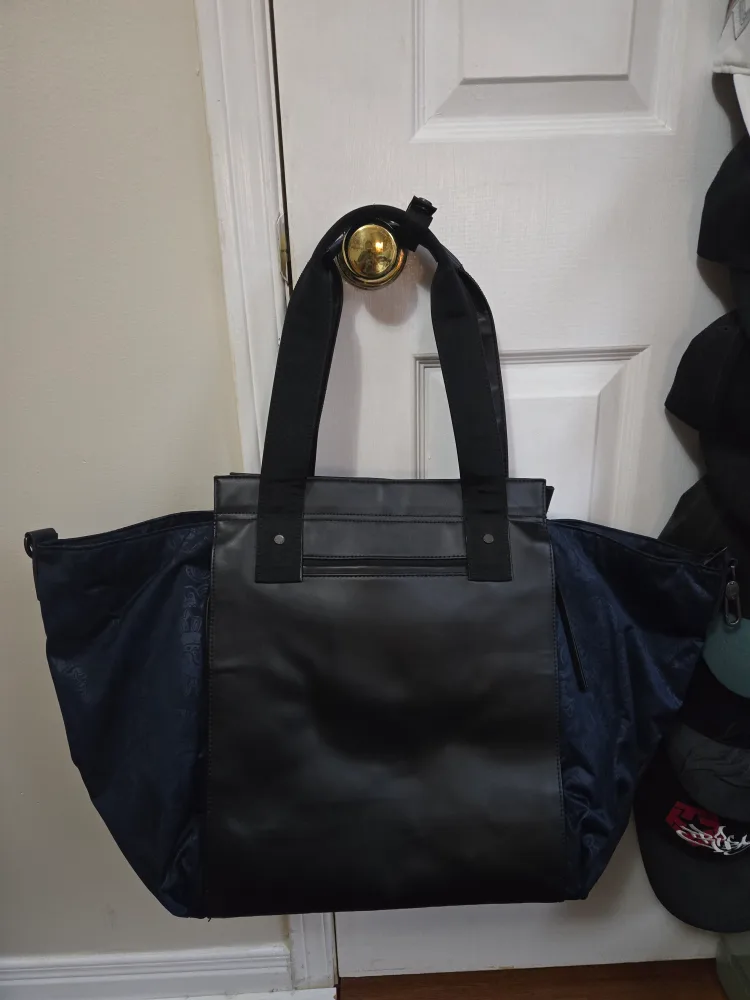 Lululemon Carry Me Om Tote image indicator(2)