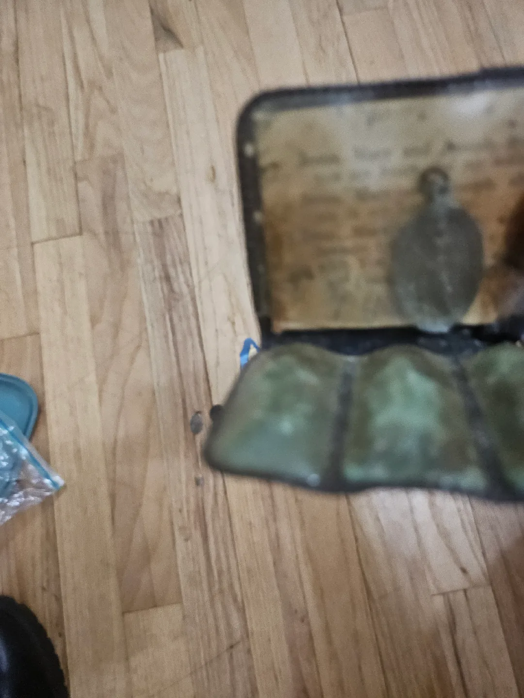 ANTIQUE AND COLLECTIBLE RELIGIOUS MEDALS image indicator(7)