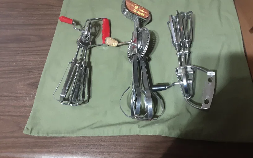 Vintage Hand Crank Egg Beaters thumbnail