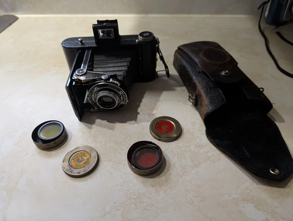 Vintage Kodak No.1 Camera w/ Case & Filters image indicator(6)