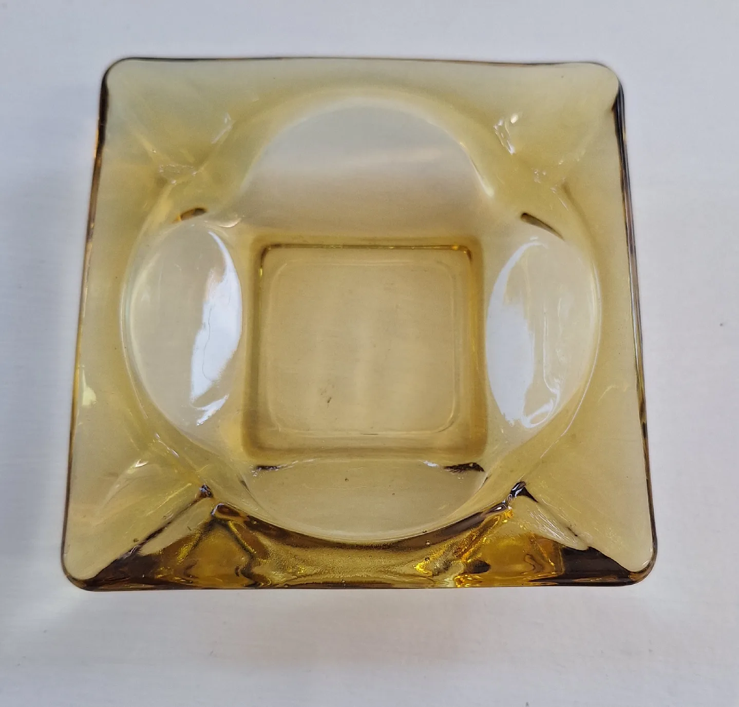Vintage Amber Glass Ashtray image indicator(3)