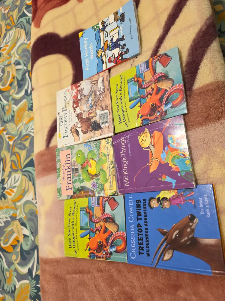 Kids' Books Bundle: Franklin, Cressida Cowell, & More thumbnail