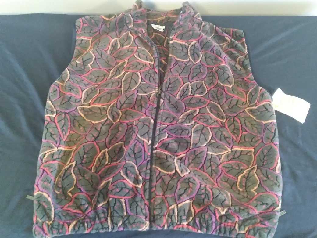Fleece Vest with Leaf Pattern thumbnail