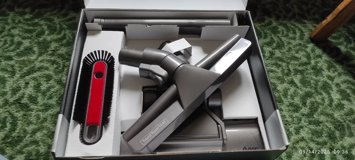 Dyson Total Clean Kit - Almost New image indicator(3)