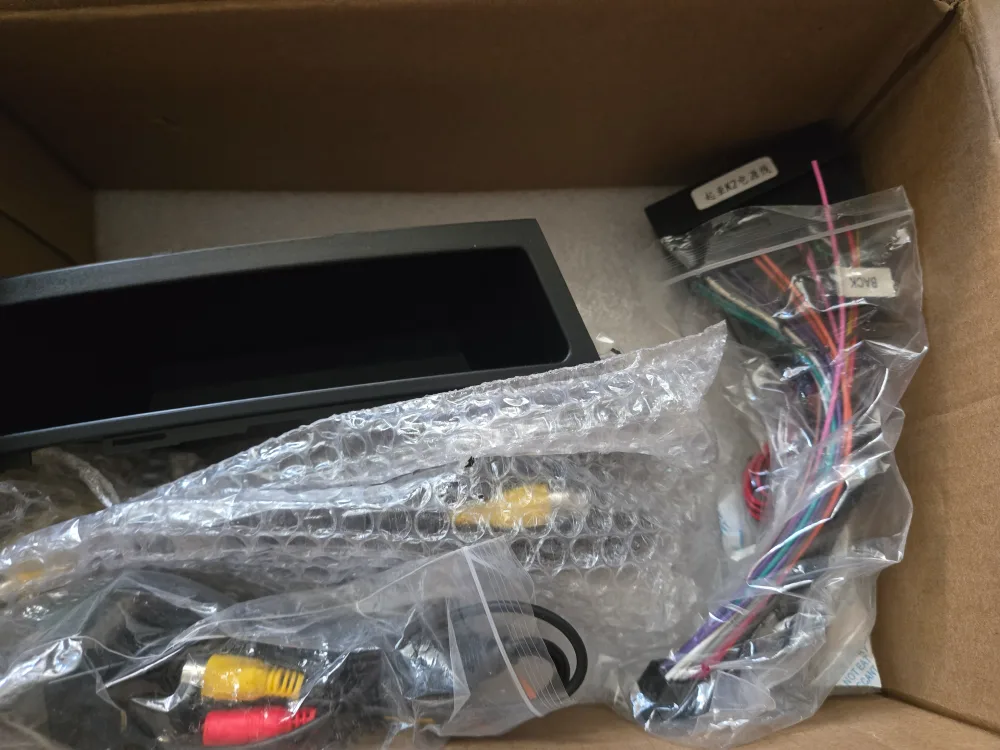 New Camecho Android 13 Car Stereo 1G+32G + Backup Camera image indicator(2)