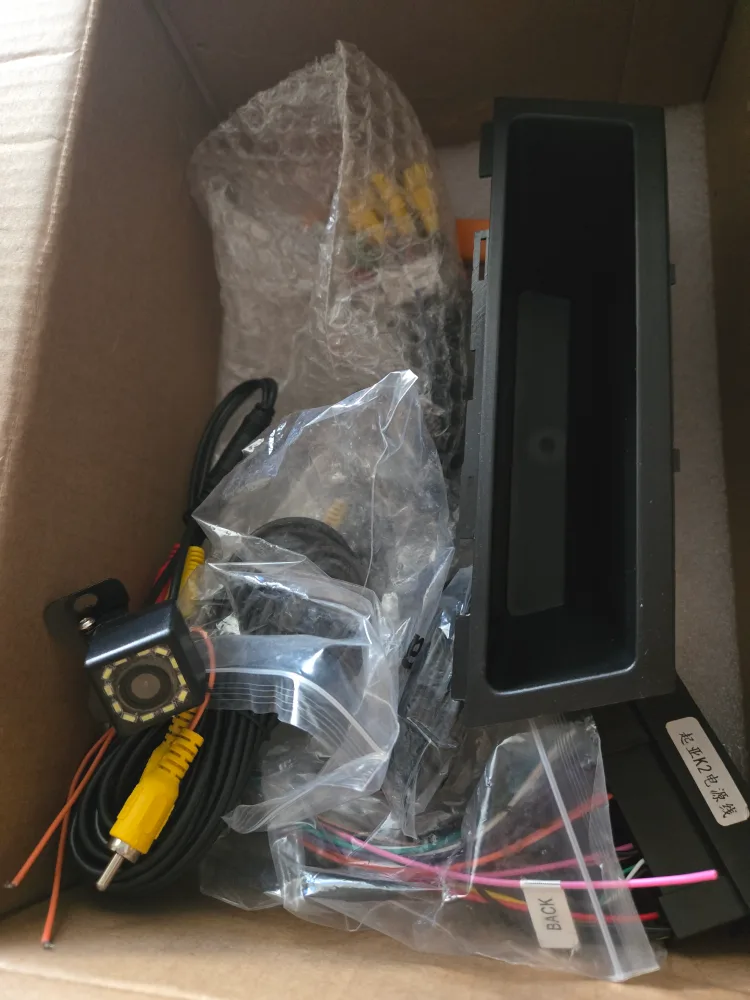 New Camecho Android 13 Car Stereo 1G+32G + Backup Camera image indicator(3)