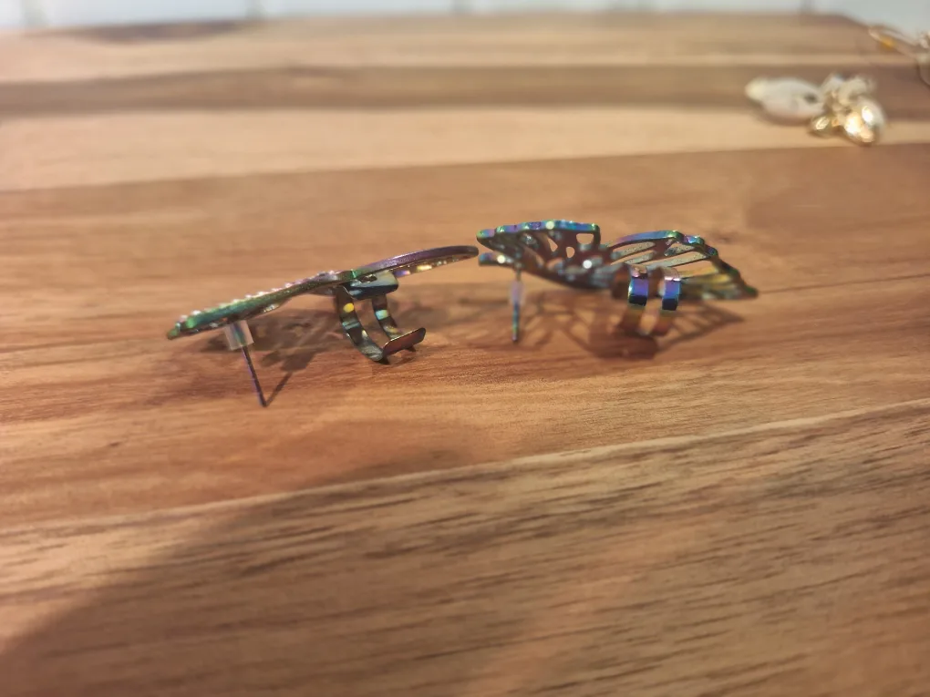 Butterfly Iridescent Earrings image indicator(3)