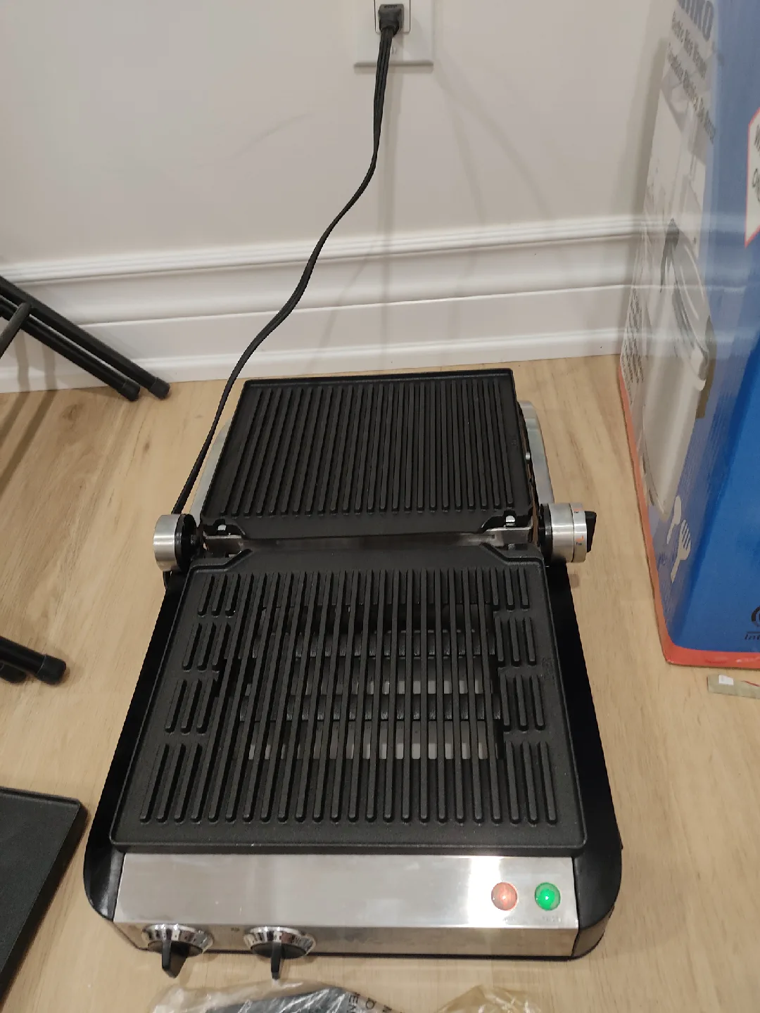 Wolfgang Puck 13-inch Indoor Electric Grill/Griddle image indicator(3)