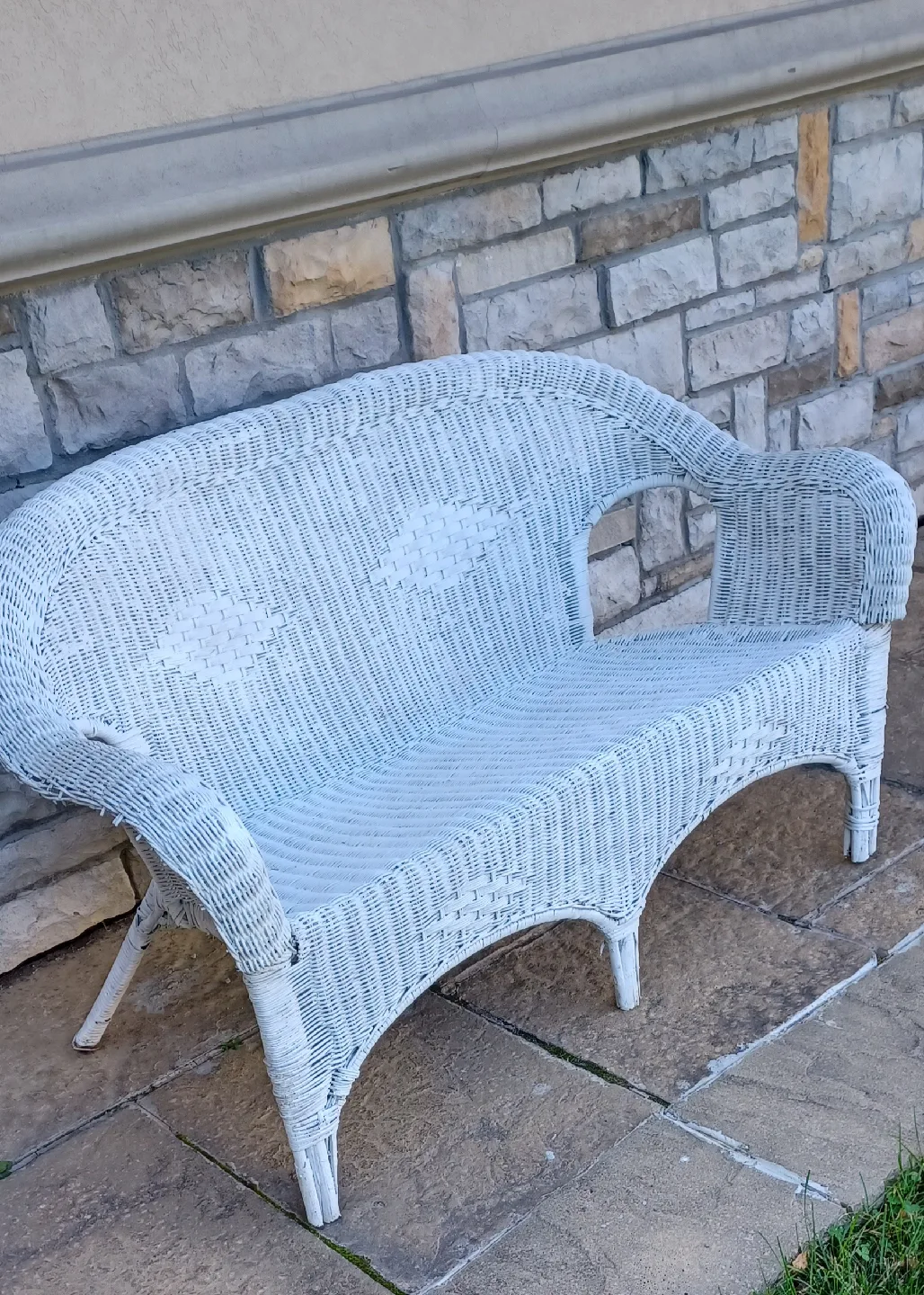 White Wicker Loveseat Bench image indicator(3)