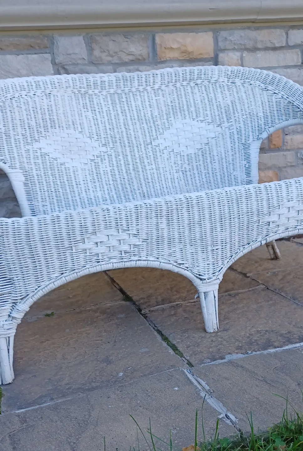 White Wicker Loveseat Bench image indicator(5)