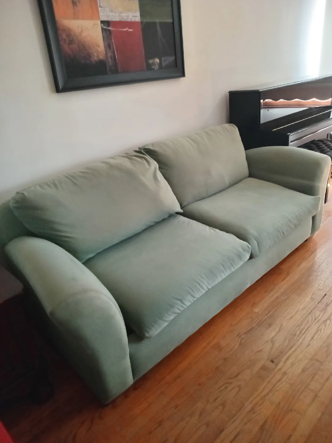 Light green sofa 🏠By Dufferin and Eglinton image indicator(2)